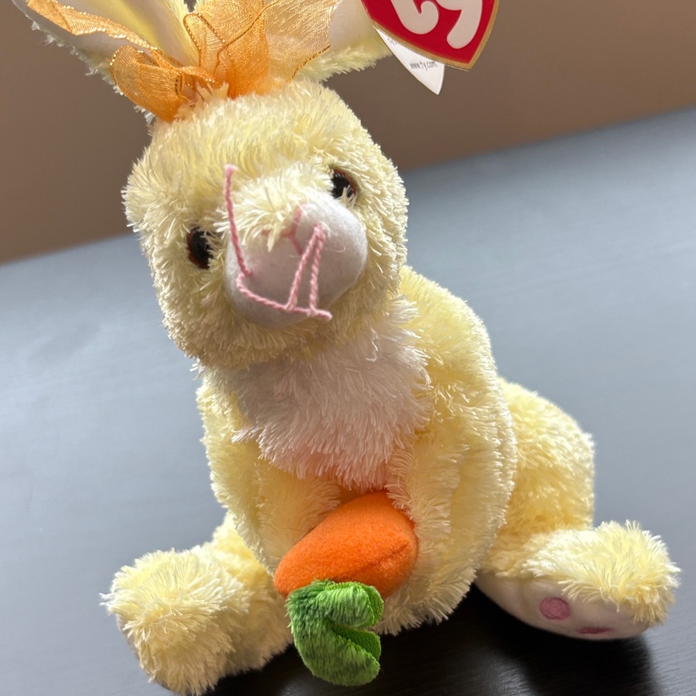 Ty Beanie Babies NIBBLIES Yellow Bunny Plush with Carrot and Bow